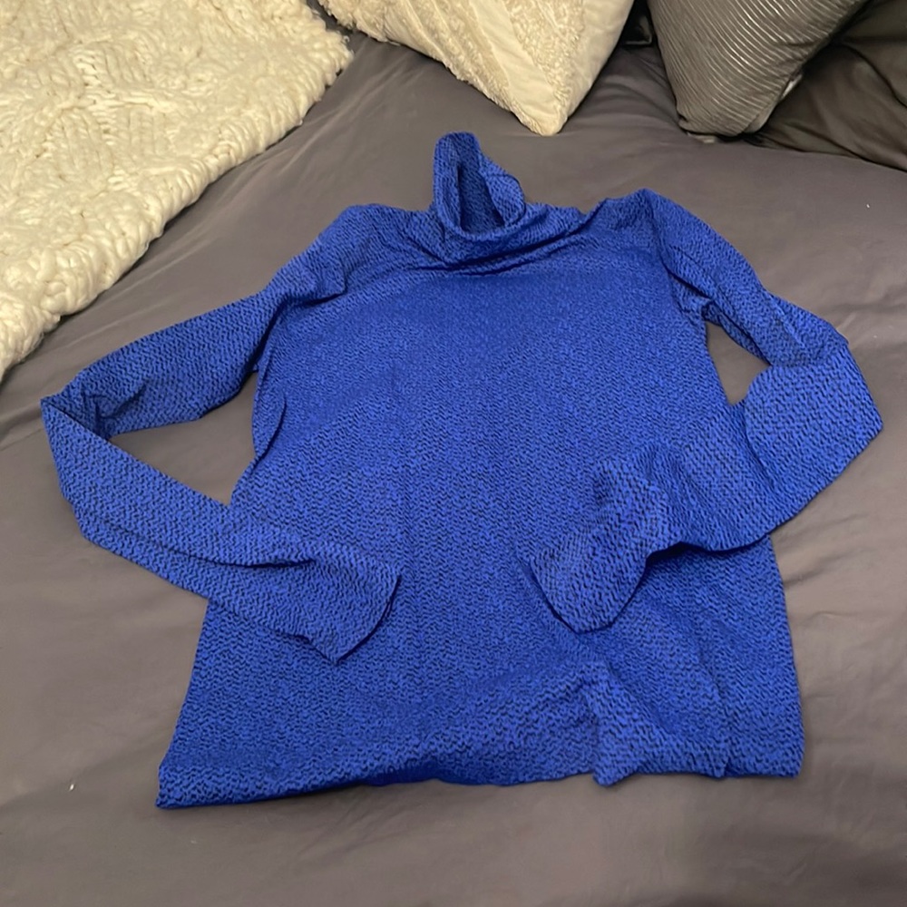 EUC Athleta Flurry Peak Long Sleeved Turtleneck sz S